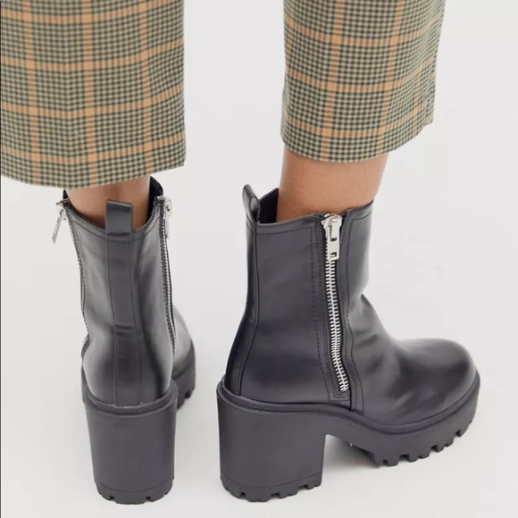 New Urban Outfitters Chunky Heel Black Boots - Picture 5 of 9
